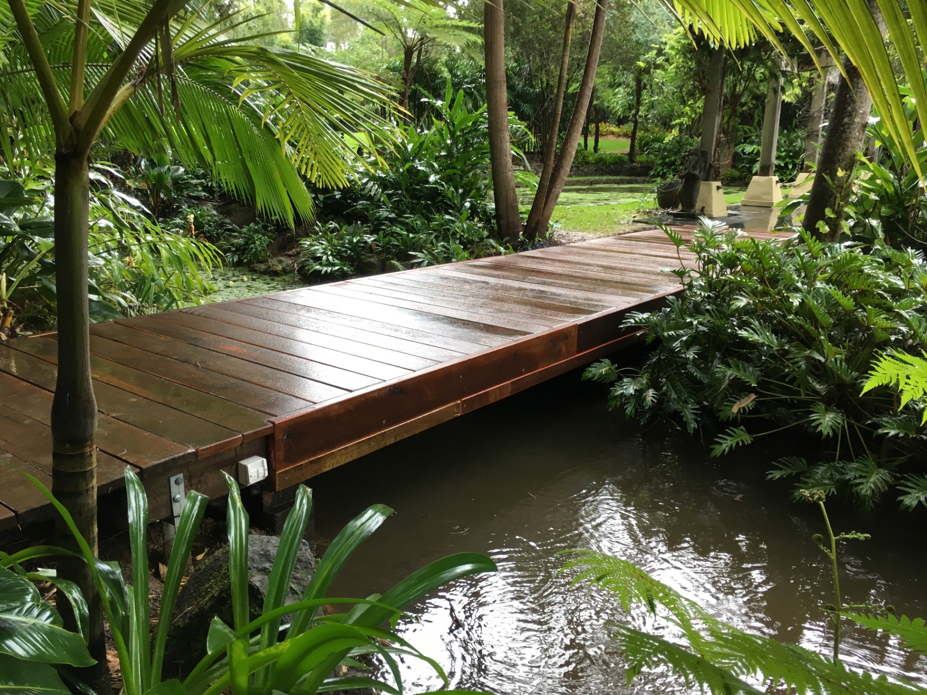 Outdoor living deck with rattan chairs